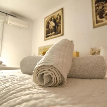 Regina -parking Casco Historico * 코르도바